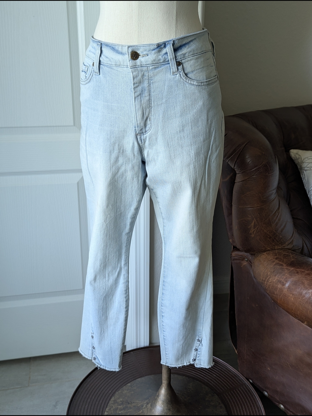 NYDJ Light Wash Women's Jeans - Classic High-Rise Crop